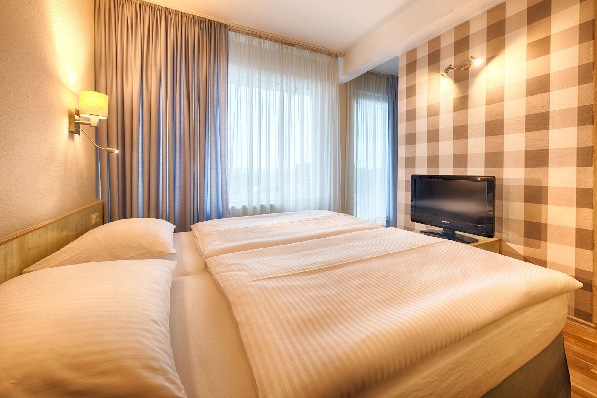 Enjoy Hotel Berlin City Messe Bagian luar foto